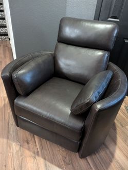 Living spaces powered recliner with built in battery