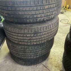 Set of tires 