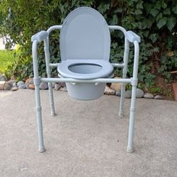 Toilet Portable Handicap Excellent Condition