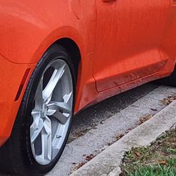 Camaro Tire Rims - 1 Year Old / I Do Have Tow Tires Available For Extra $