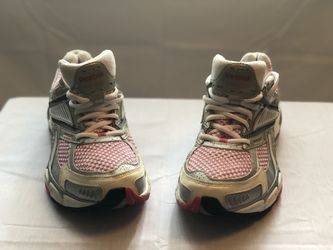 Women’s Reebok sneakers