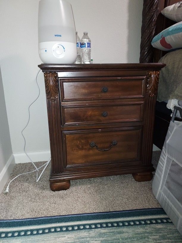Bedroom Lamp Table For Sale 