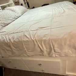 King Size With 12 Drawers And Storage 