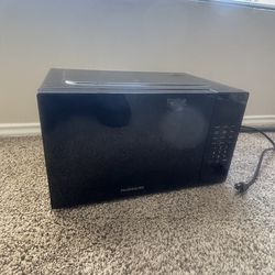 Microondas Frigidaire – Limpio y Funcionando al 100% – ¡Buen Precio!
