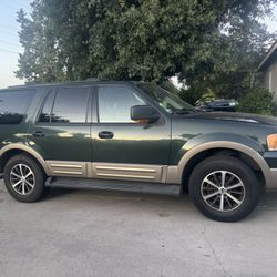2004 Ford Expedition