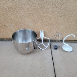 Kitchen Aid Mixing Bowl With Attachments