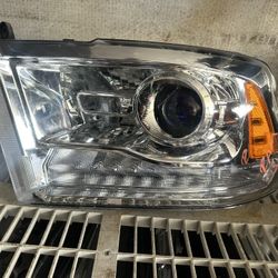 Headlight 2014 Ram 1500