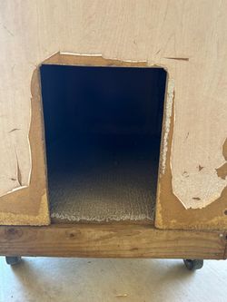 Dog house home made it ,     FREE