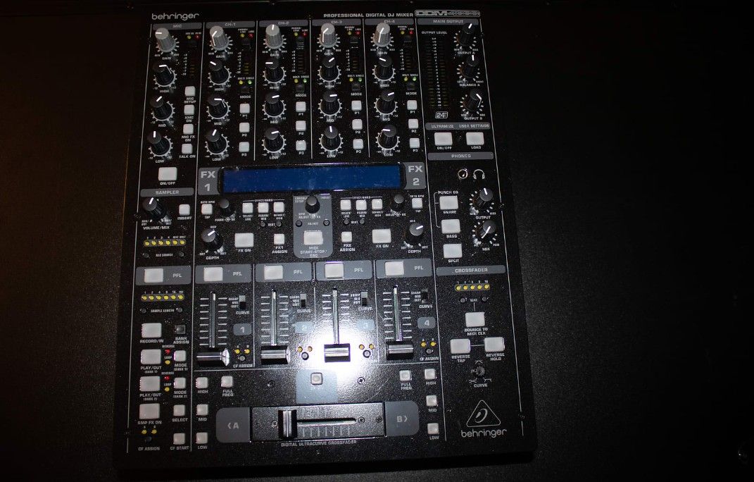 DDM4000 Professional 4-Channel Digital DJ Mixer with Sampler