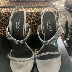 Gucci made in Italy size 6