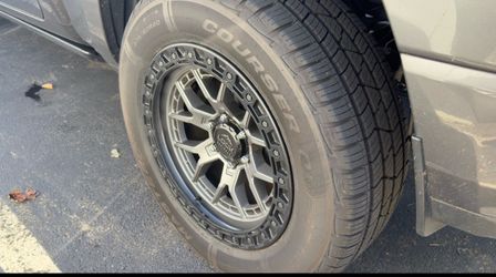 Wheel and tire