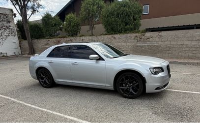 2022 Chrysler 300s read description