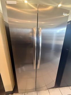 Frigidaire Gallery 36" Stainless Steel Side-by-Side Refrigerator