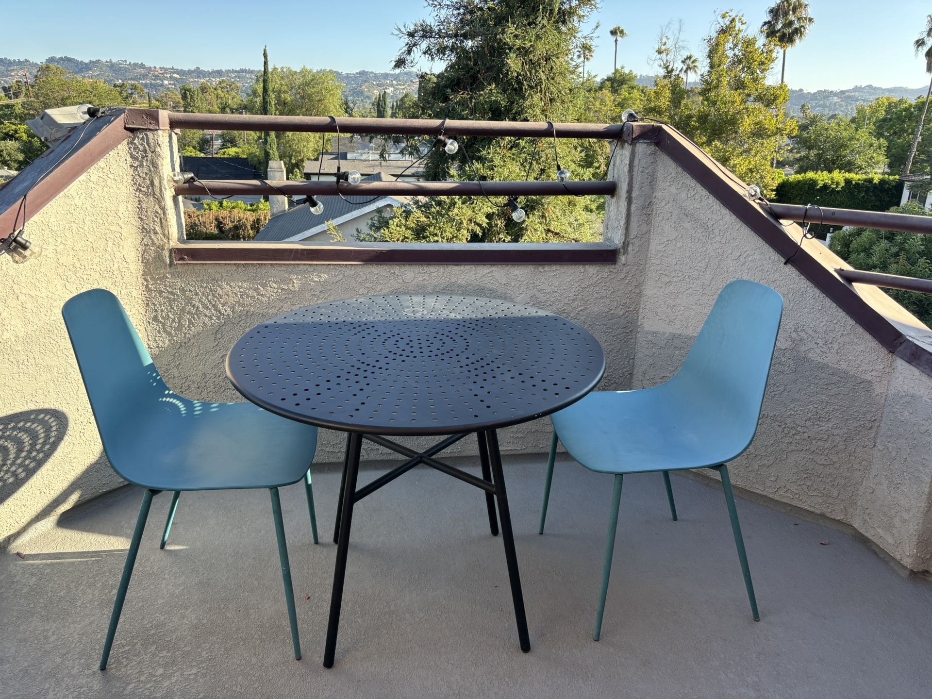 Who Manufactures Crate And Barrel Outdoor Furniture: Discover Top Makers