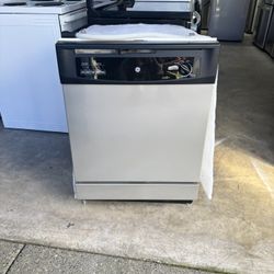 GE Dishwasher Works Very Well 90 Days Warranty 