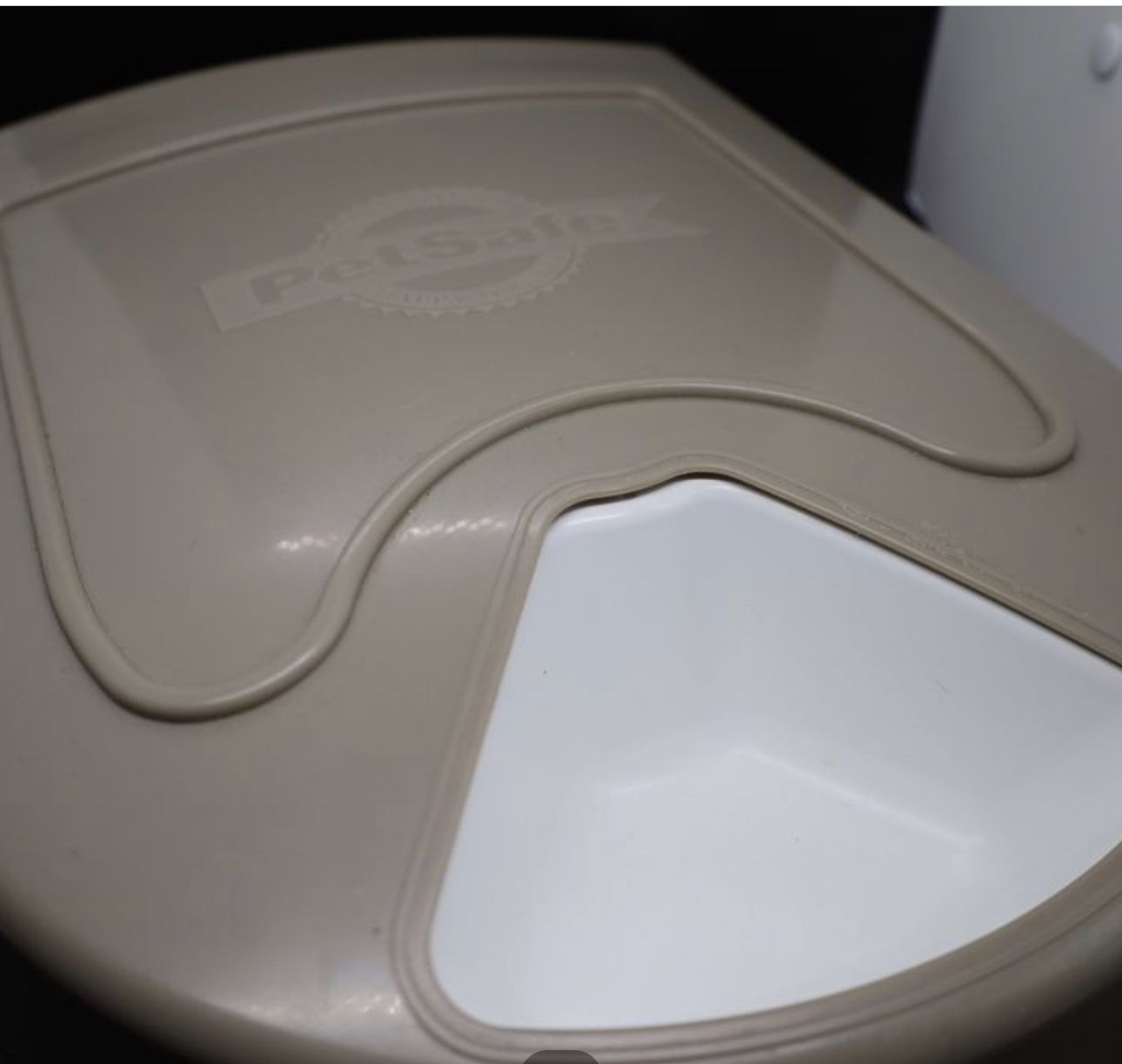 Cat Automatic Feeder