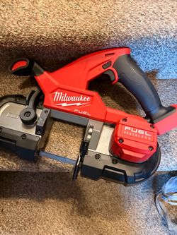 Milwaukee M18 compact bandsaw