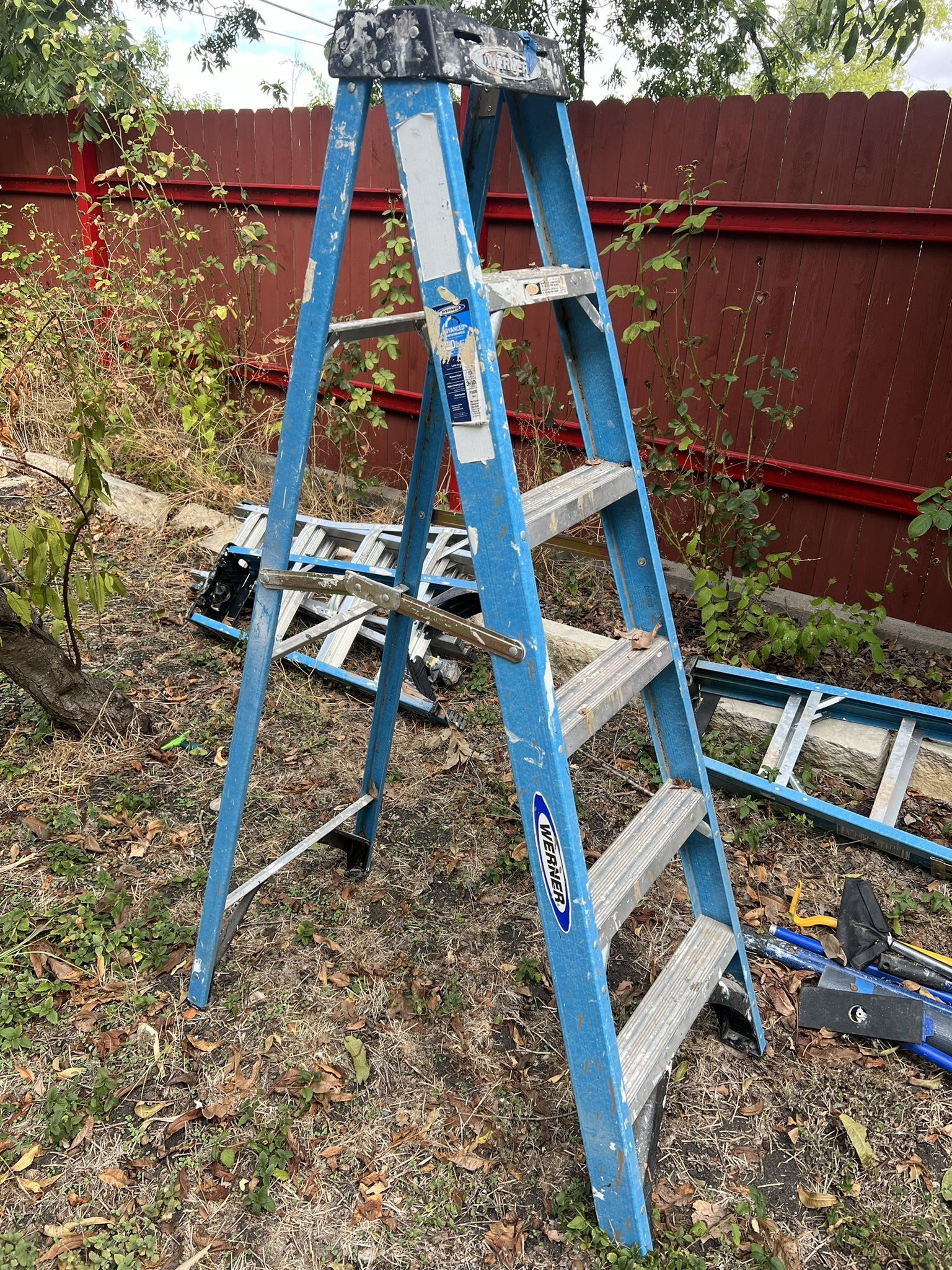 6ft Fiberglass Step Ladder 