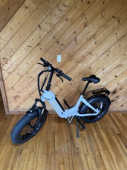 Buzz Centris 2 Folding Electric Bike – 500W – White – Like New