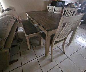 Dinning Table