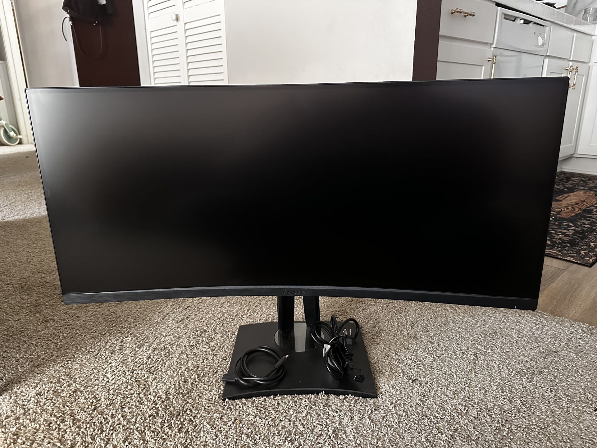 ViewSonic - 34” Curved Ultrawide Monitor
