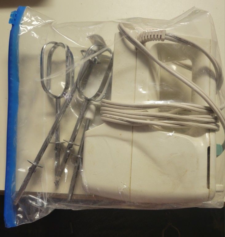 Sunbeam Mixmaster Electric Mixer Works! Vintage! 