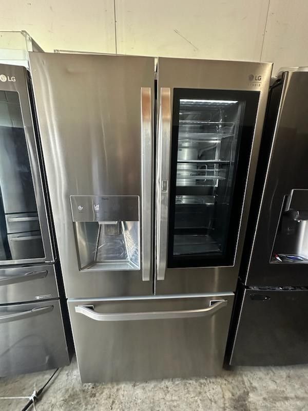 LG STUDIO STAINLESS STEEL COUNTER DEPTH FRENCH DOOR REFRIGERATOR/ CUBE/ CRUSHED/ CRAFT ICE / dents