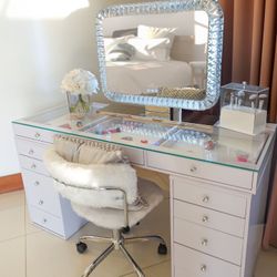Impressions Vanity Set
