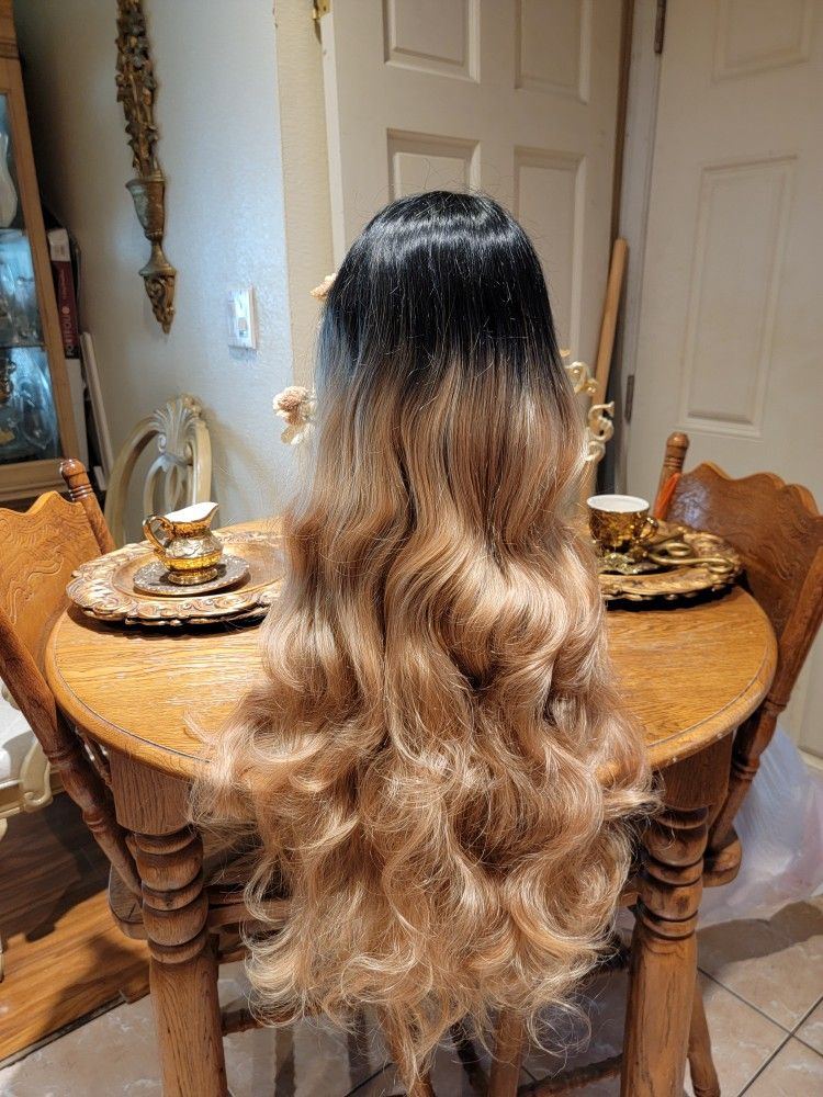 Ombre Blonde Wig