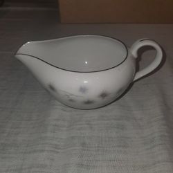 Creative Fine China Creamer Dish