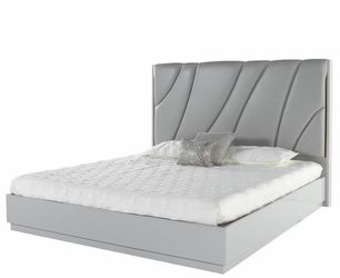 King Bed Dressed 5 draws