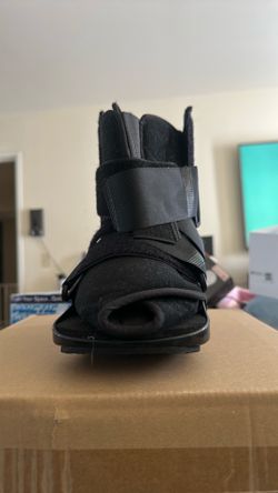 Medical Boot - Size Small
