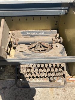Vintage Remington Rand Typewriter