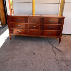 Vintage Dresser‼️‼️‼️