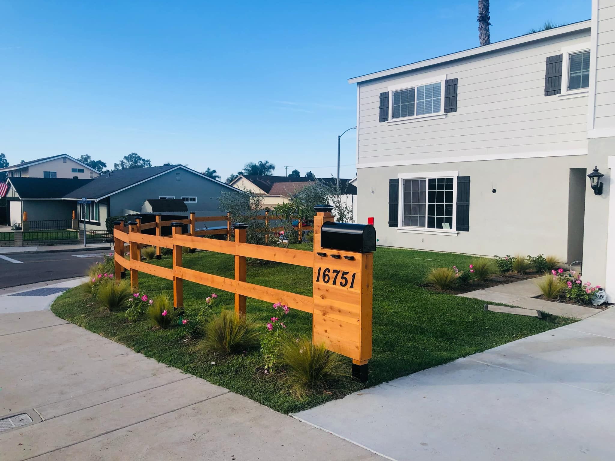 Custom Beautiful privacy wall Frame Planter Box Garden Bed cedar redwood Mother’s Day Best Gift 