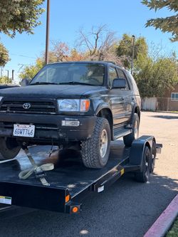 Toyota 4Runner Black SUV