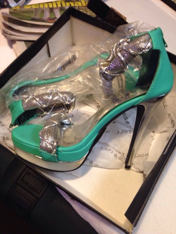 Brand New Women's shoes Kidd and Tell size 7.5