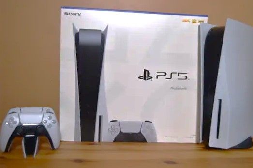 Slim PS5 Console - System and Controller
