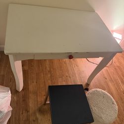 White Wood Desk And Two Stools 