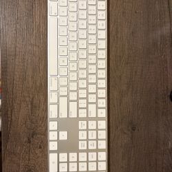 Apple Keyboard 