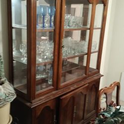 Fining Set With China Cabinet  5pc Bedroom Set 