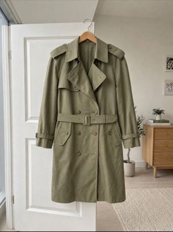 London Towne Trench Coat – Timeless Elegance | Removable Liner | Size 38F / US 6