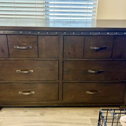 Large “Expresso” 6 Drawer Dresser/Chest