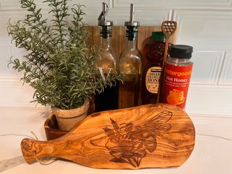 Charcuterie Board - Honey Bee and Flower