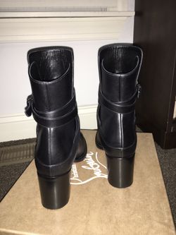 Karistrap christian clearance louboutin
