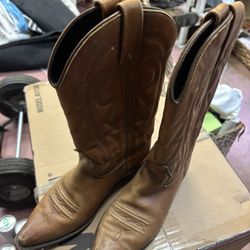 LOW PRICE MOVING- $400 Retail Genuine Leather vittorio ricci cowboy boots 