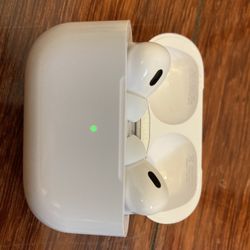 AirPods Pro (2nd generation) with MagSafe Charging Case (USB-C)