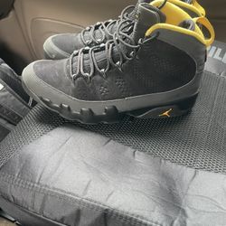 Air Jordan 9 Retro ‘Dark Charcoal University Gold’