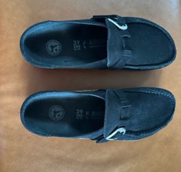 Womenโs Birkenstock Buckley Clog Sz8