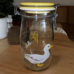 Vintage 1982 Carlton Apothecary Jar 